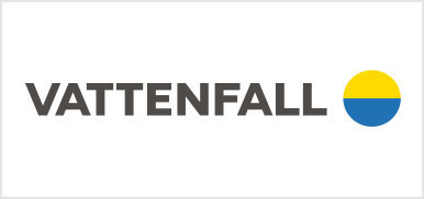 Vattenfall-Logo mit grauem Text und einem kreisförmigen Symbol, das in eine gelbe und eine blaue Hälfte geteilt ist, auf weißem Hintergrund.