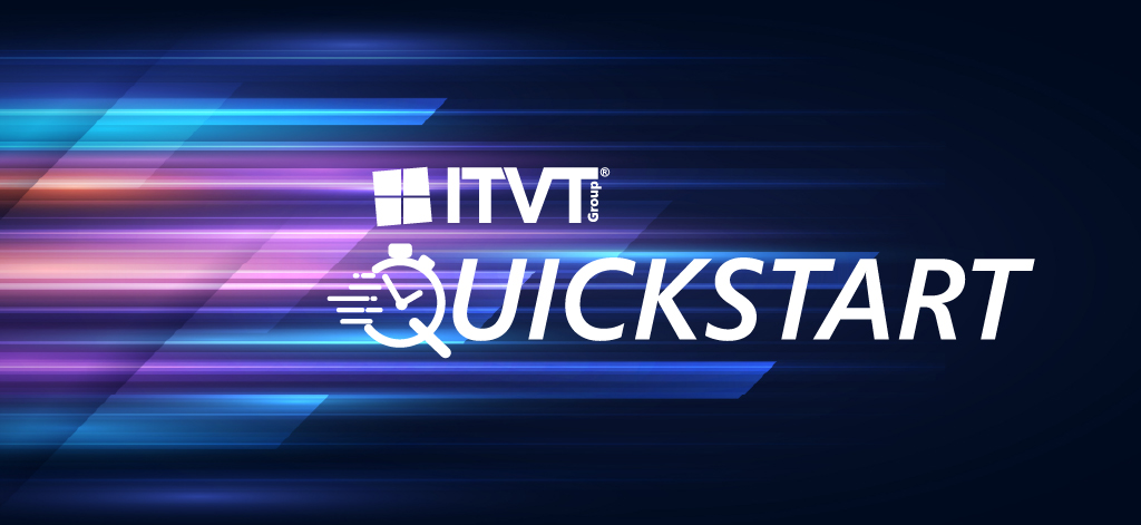 Ein Banner mit digitalem Motiv, auf dem dynamische Streifen aus blauen, violetten und rosa Lichtspuren vor einem dunklen Hintergrund zu sehen sind. Der Text „ITVT Group QUICKSTART” ist deutlich zu lesen, wobei das „Q” als Stoppuhr stilisiert ist und für Geschwindigkeit und Effizienz steht.